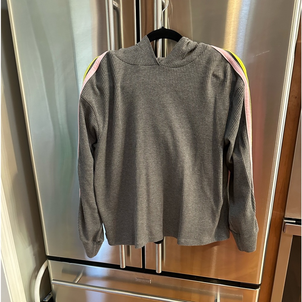 Addison Bay brand top